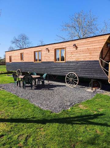 Gîte pour 4 personnes, avec terrasse et jardin dans Mézidon Vallée d'Auge