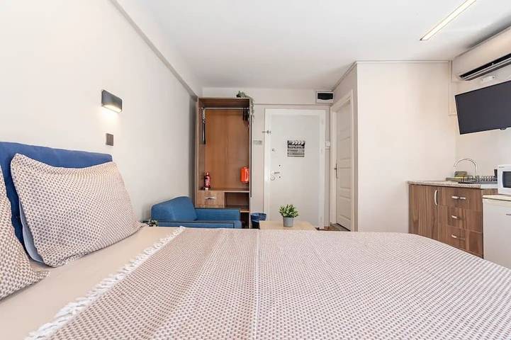 Appartement entier, Stylish 3rd-Floor Studio - Fully Equipped - Fast Wifi & Ac in Fatih, Istanbul