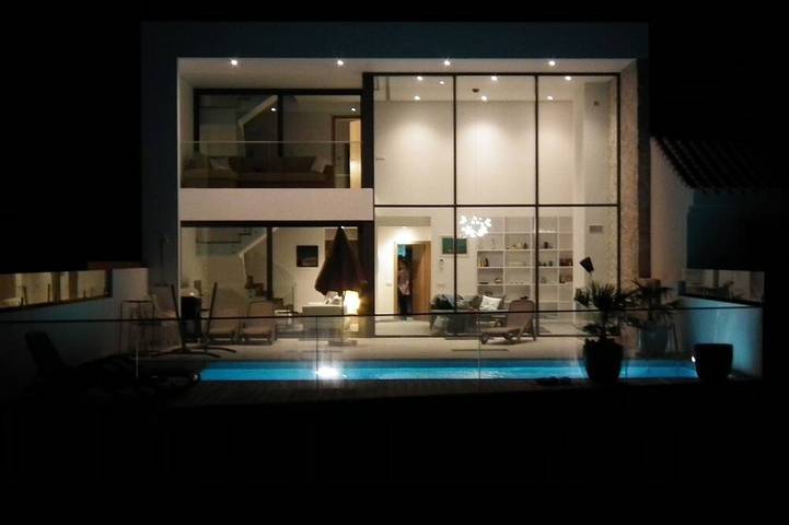 Ferienhaus für 8 Personen, mit Balkon und Garten in Salema