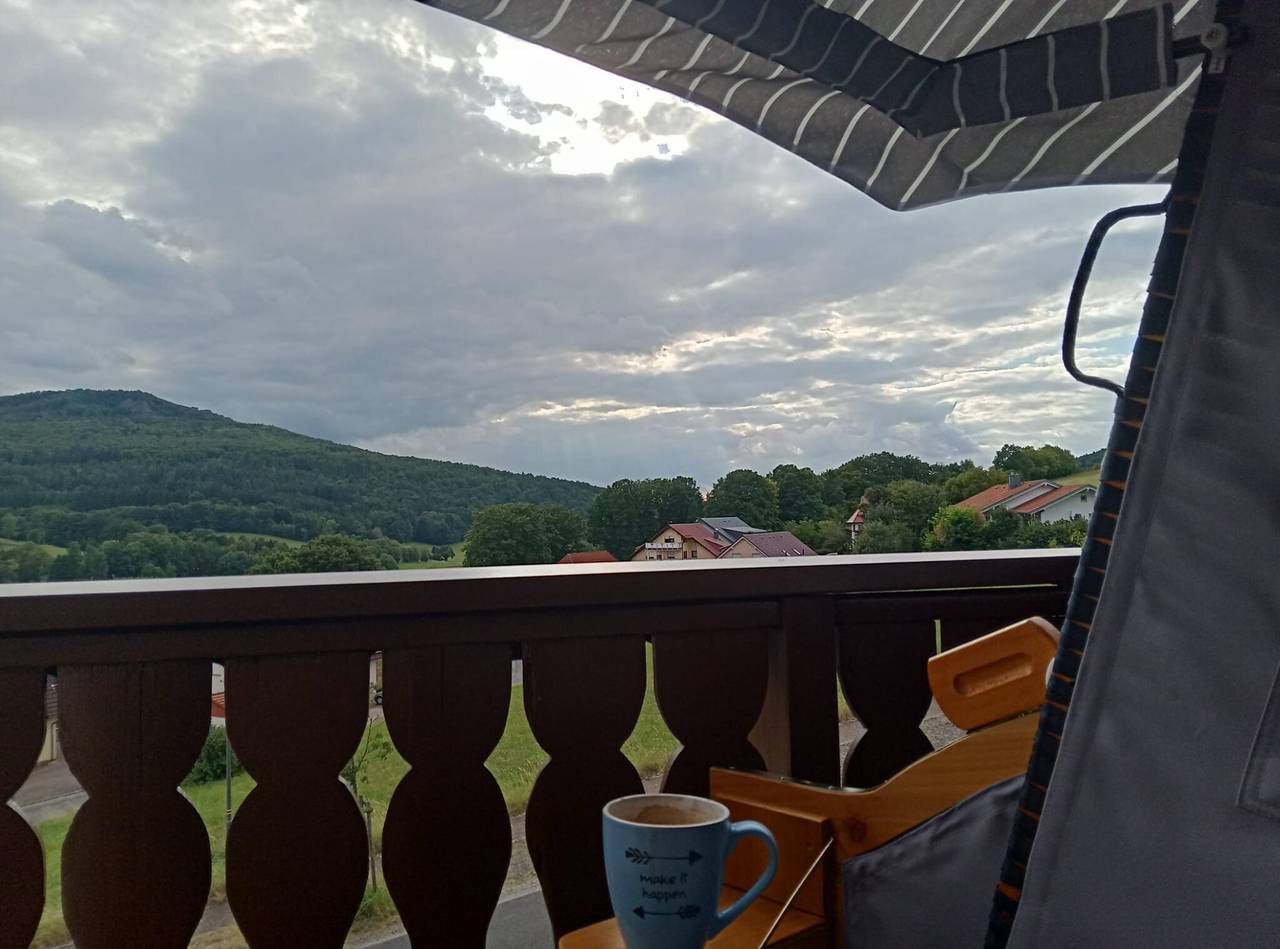 Ganze Wohnung, Ferienwohnung Wandersnest mit Bergblick, privater Terrasse und Wlan in Gersfeld, Rhön-Hessen