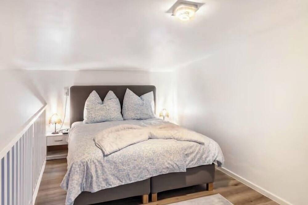 Ganze Wohnung, Nahe Airport Ber/ Maisonettewohnung Schönefeld für max. 5 Personen/3 Betten in Schönefeld, Dahme-Spreewald