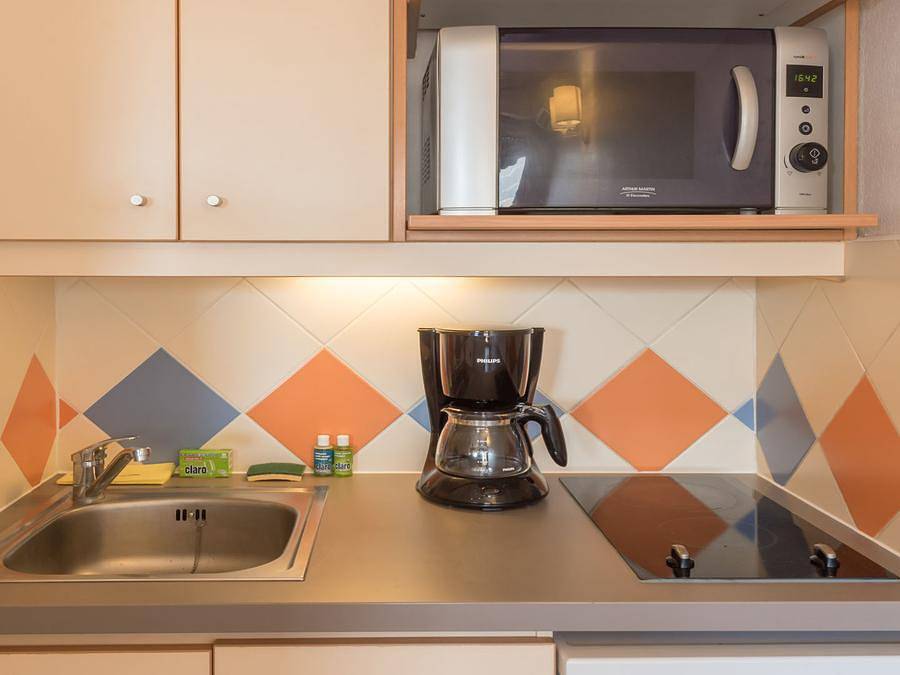 Pierre & Vacances Résidence Promenade des Bains - Studio 4 personnes - Studio - 1 alcôve in Saint-Raphaël, Massif de l'Esterel