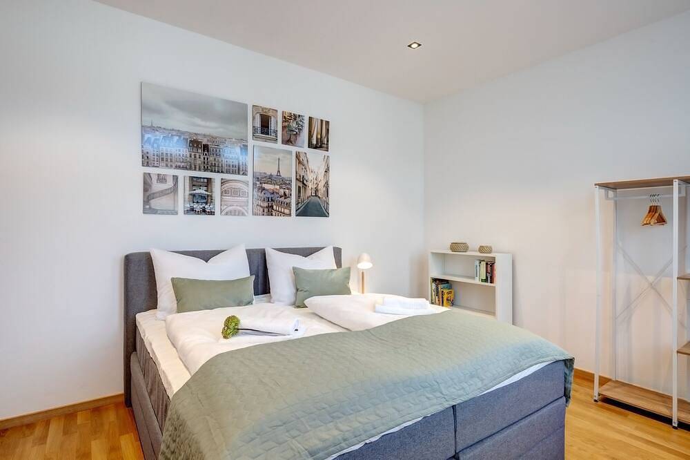 Ganze Wohnung, Familien-Apartment mit Kickertisch und Kfz-Stellplatz in Augsburg, Bayerisch Schwaben