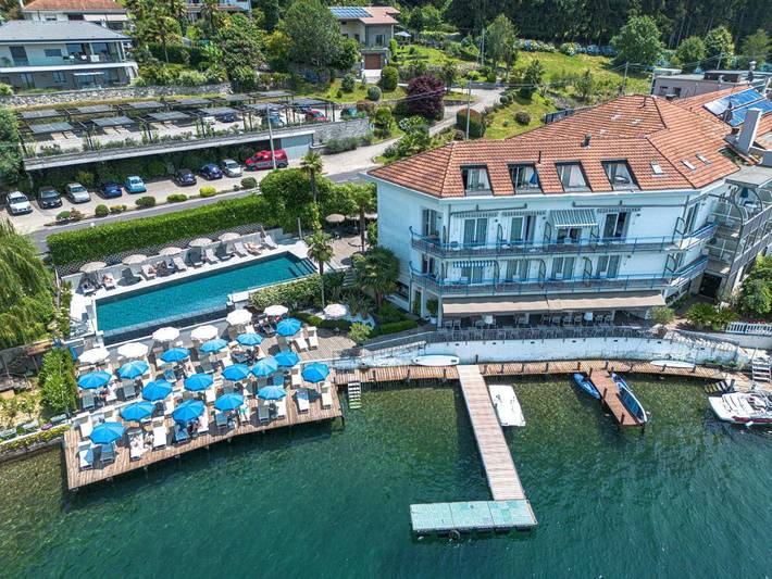 Hôtel pour 3 personnes, avec terrasse et piscine, animaux acceptés dans Pettenasco - 2