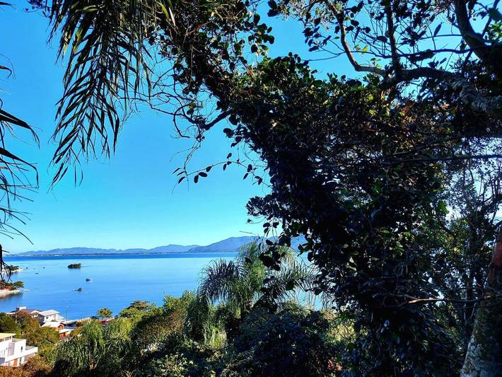 Casas e apartamentos de temporada para 2 pessoas, com vista e vista para o lago e ainda terraço, com animais de estimação em Ribeirão da Ilha