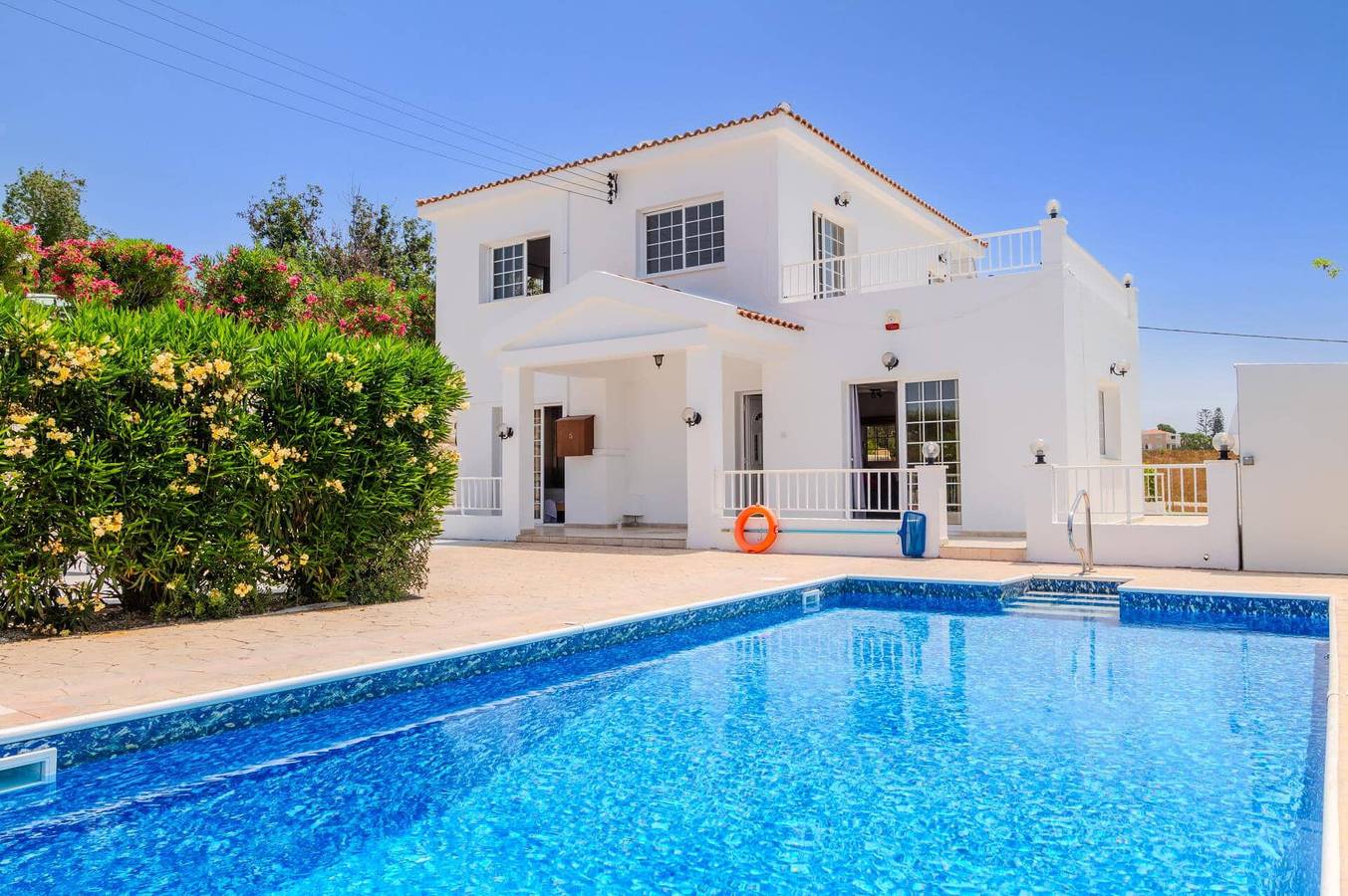 Villa Giota by Villa Plus in Peyia, Südzypern