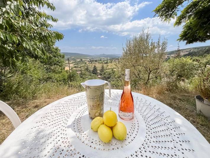 Appartement de vacances pour 4 personnes, avec Terrasse ainsi que Jardin et Vue