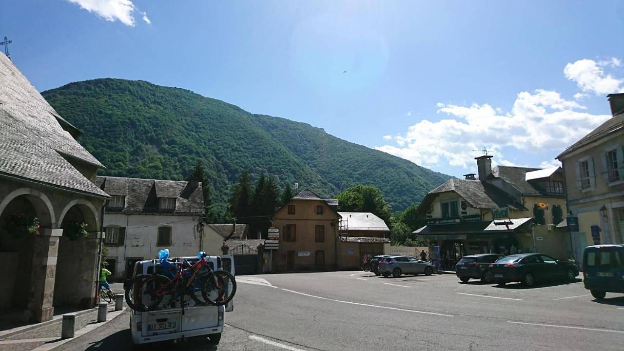 Appartement entier, Joli studio avec balcon donnant sur la montagne in Sainte Marie de Campan, Campan