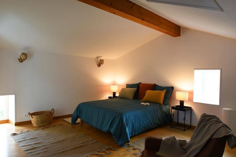 Charming detached house with private pool near St-Emilion. in Saint-Sulpice-de-Faleyrens, Libourne region