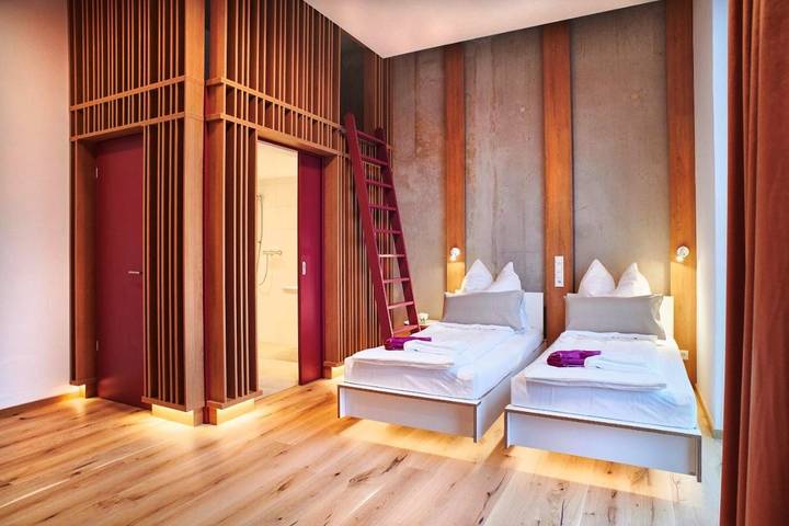 Hotel für 3 Personen, mit Ausblick in Barmbek Hamburg - 2