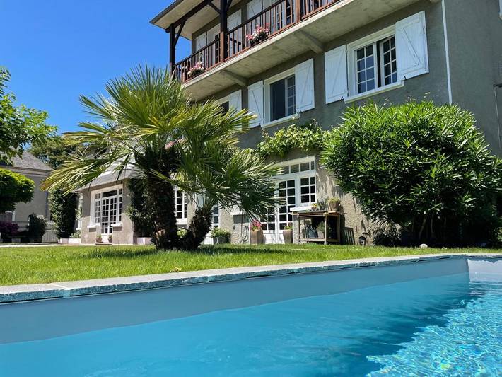Chambre d’hôte pour 2 personnes, avec Balcon et Jardin ainsi que Piscine et Vue