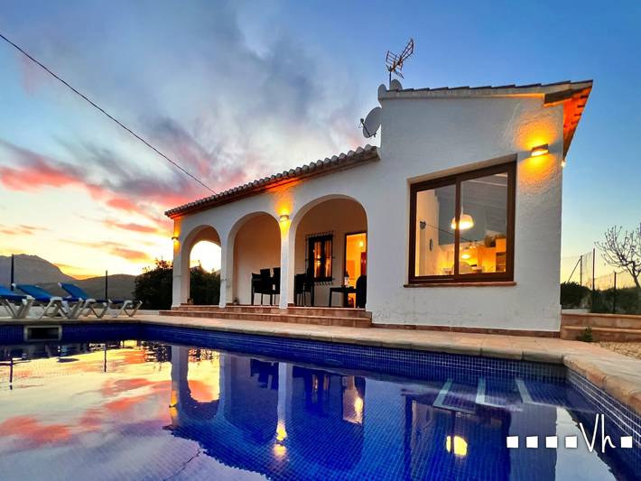 Ferienhaus für 6 Personen, mit Terrasse und Garten in Benissa
