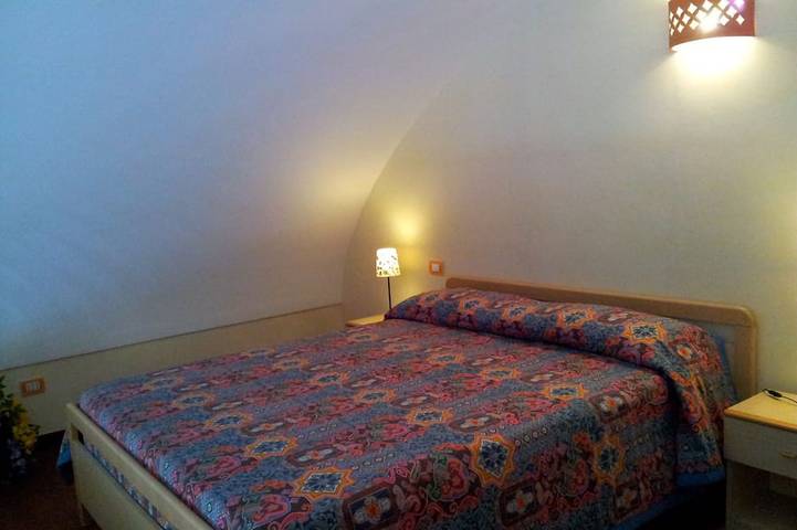 Appartamento intero, La Vigna - comfortable loft with outdoor hot tub surrounded by lemon gardens in Tramonti, Monti Lattari