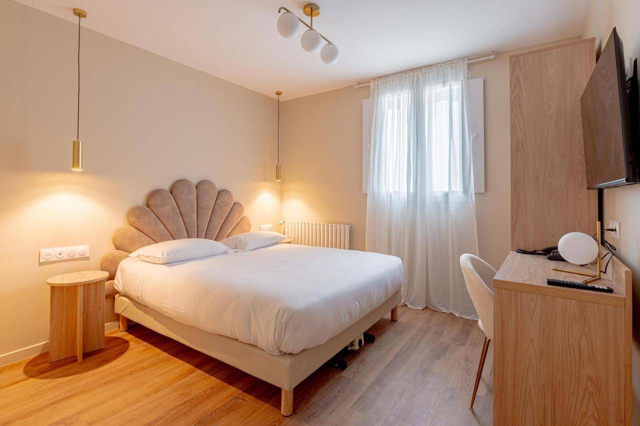 Grand Hotel Sénia - Paris Orly Airport in Orly (Île de France), Val-de-Marne