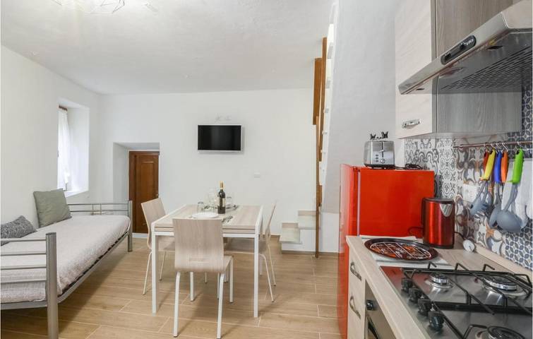Location de vacances pour 3 personnes, avec jardin dans Equi terme - 3