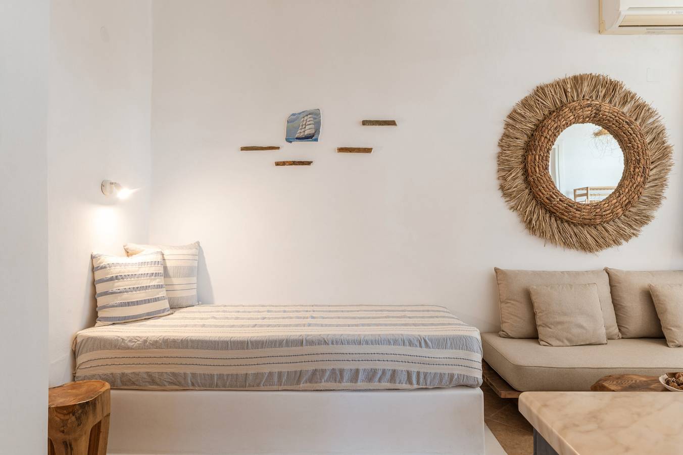 Entire apartment, Apartment 'Suite No 3' with Sea View, Wi-Fi and Air Conditioning in Syros