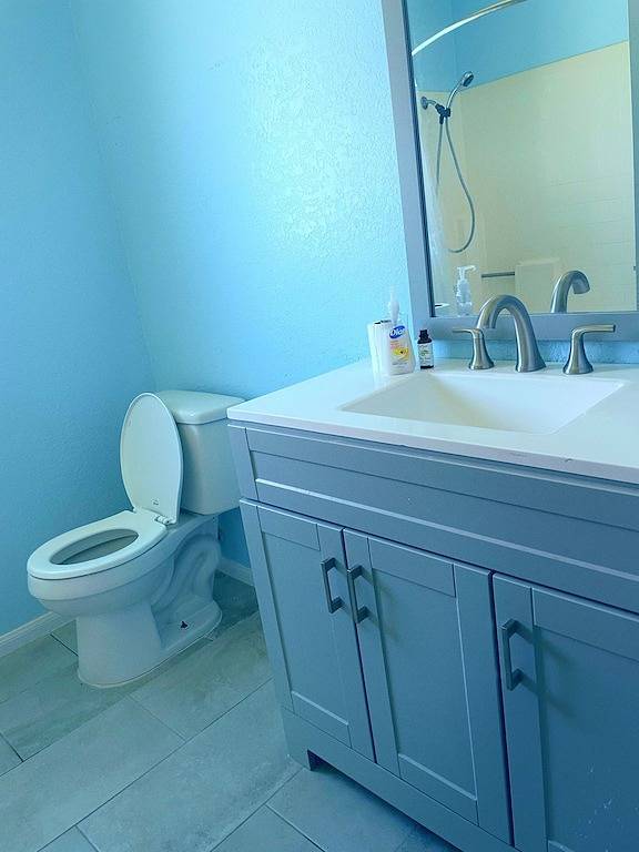 Industrial bachelor bed&bath 6min from lake! in Lake Elsinore, Cleveland National Forest