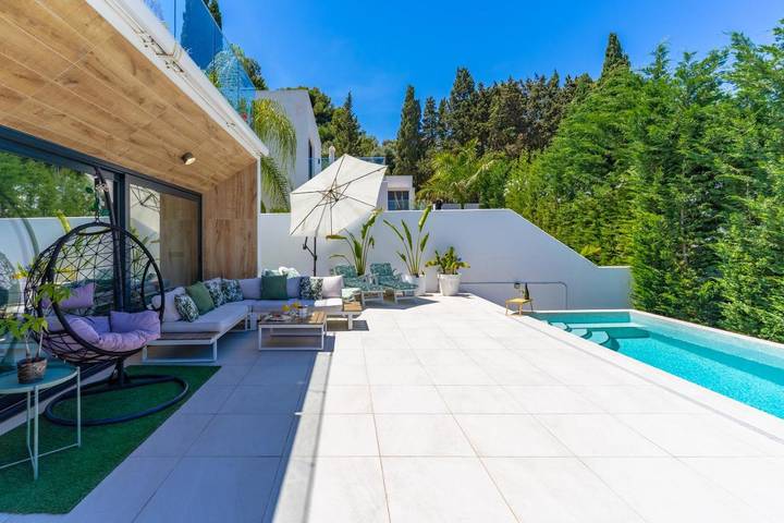 Casa rural para 6 personas, con Balcón y Terraza además de Jardín y Piscina en Torremolinos - 2