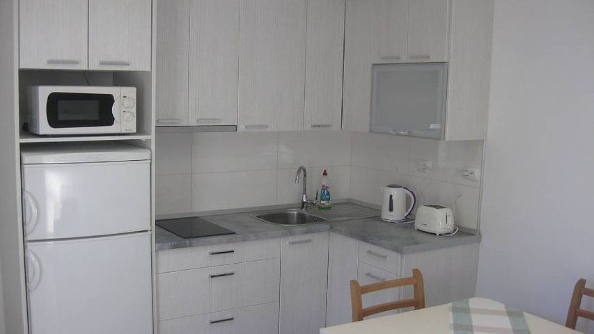 Ferienwohnung für 5 Personen, mit Garten in Tisno