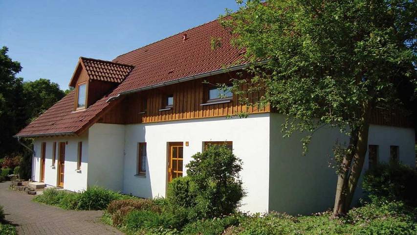 Ferienhaus für 7 Personen, mit Pool und Garten in Brakel
