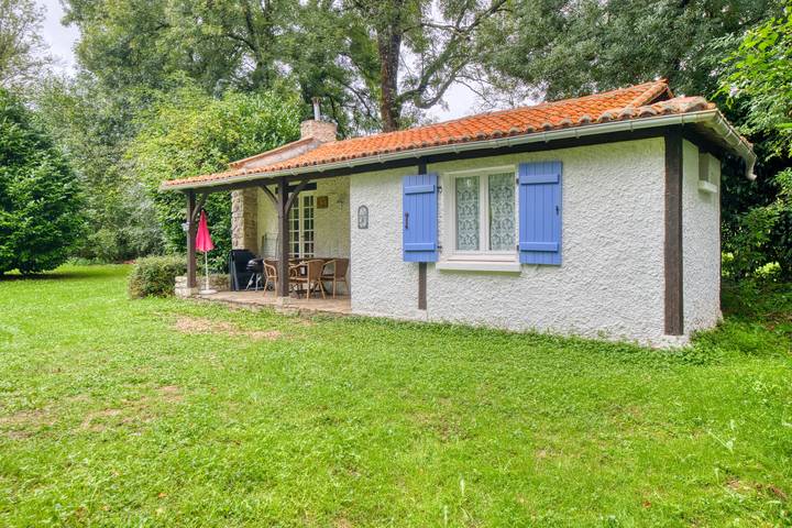 Vakantiehuis voor 3 personen, met tuin en uitzicht op het meer in de Dordogne