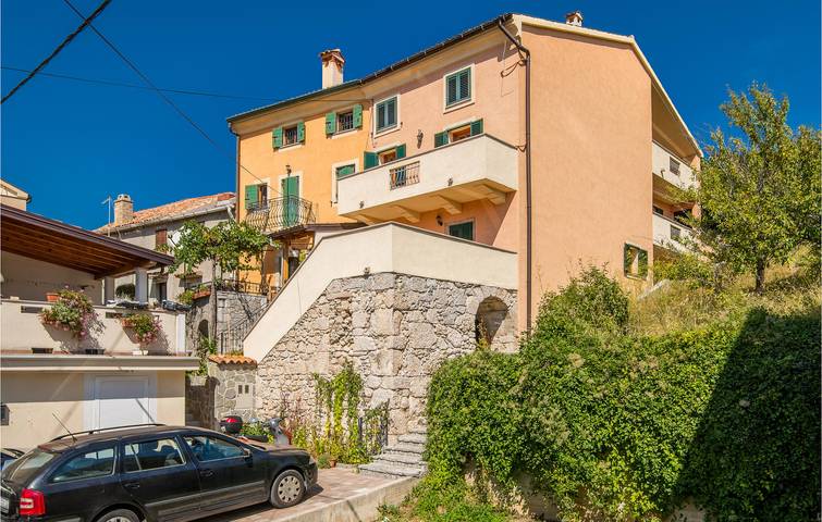 Ferienhaus für 9 Personen, mit Terrasse in Baska