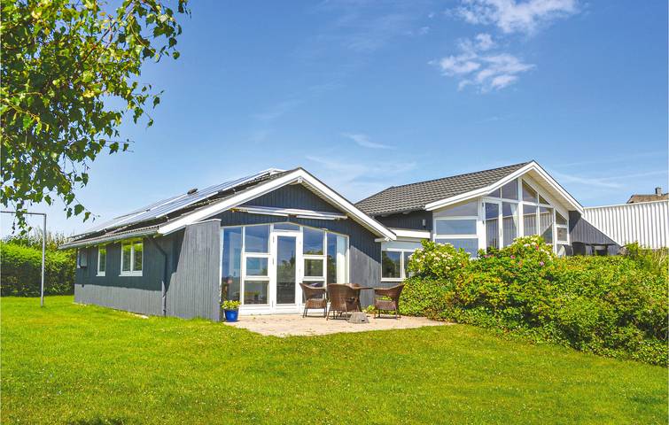 Ferienhaus für 8 Personen, mit Terrasse und Whirlpool sowie Sauna und Garten in Egsmark Strand