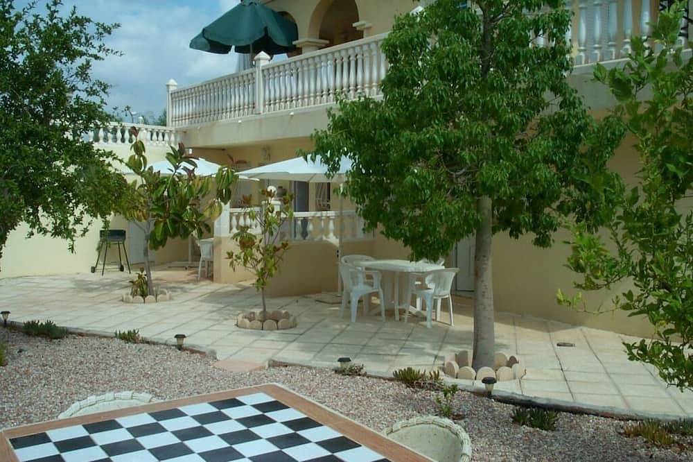 Ganze Wohnung, Apartment für einen Familienurlaub, große Terrasse und Pool, sicher. in El Pinar de San Gines, Cartagena
