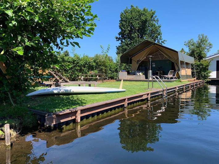 Camping voor 4 personen, with uitzicht and tuin as well as uitzicht op het meer in Provincie Utrecht