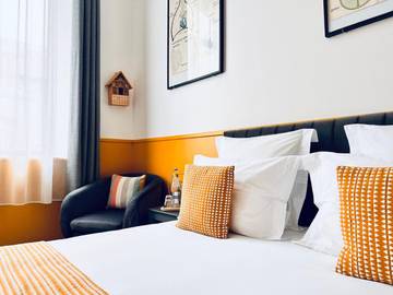 Gîte pour 3 personnes, avec vue ainsi que piscine et jardin à Châtelaudren