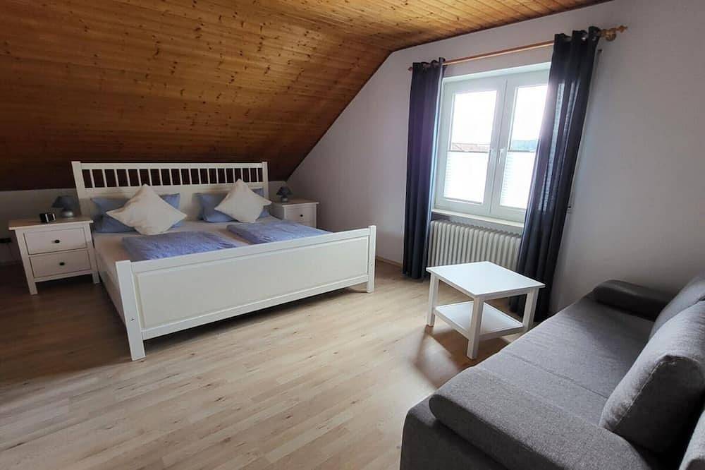 Ferienhaus am Wald mit Pool für 6 Von Belvilla in Silz (Pfalz), Trifelsland