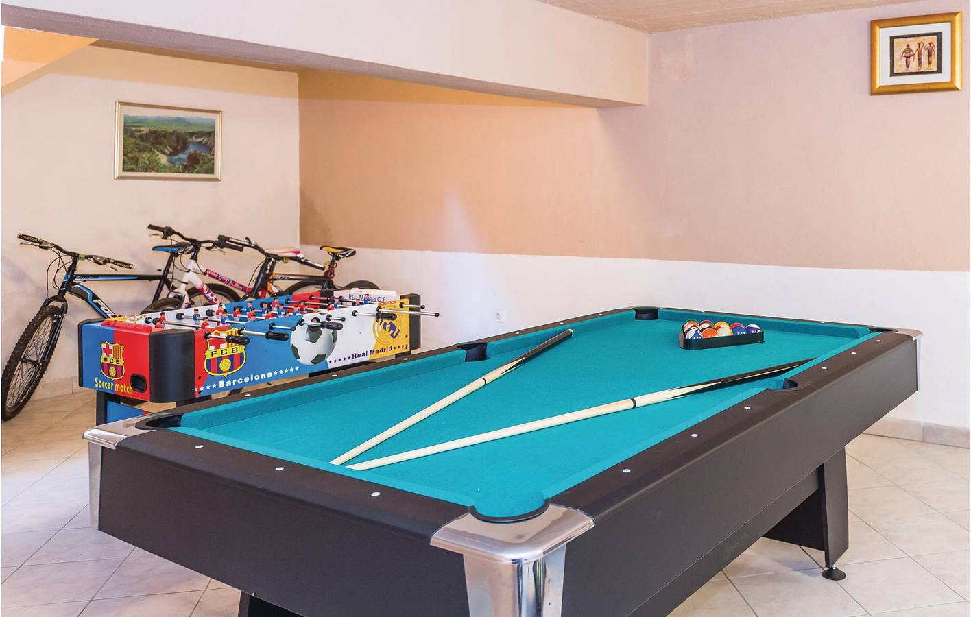 Gemütliche 282 m² große Wohnung mit Pool, WLAN und Terrasse in der Nähe des Flusses Sija in Imotski, Makarska Riviera