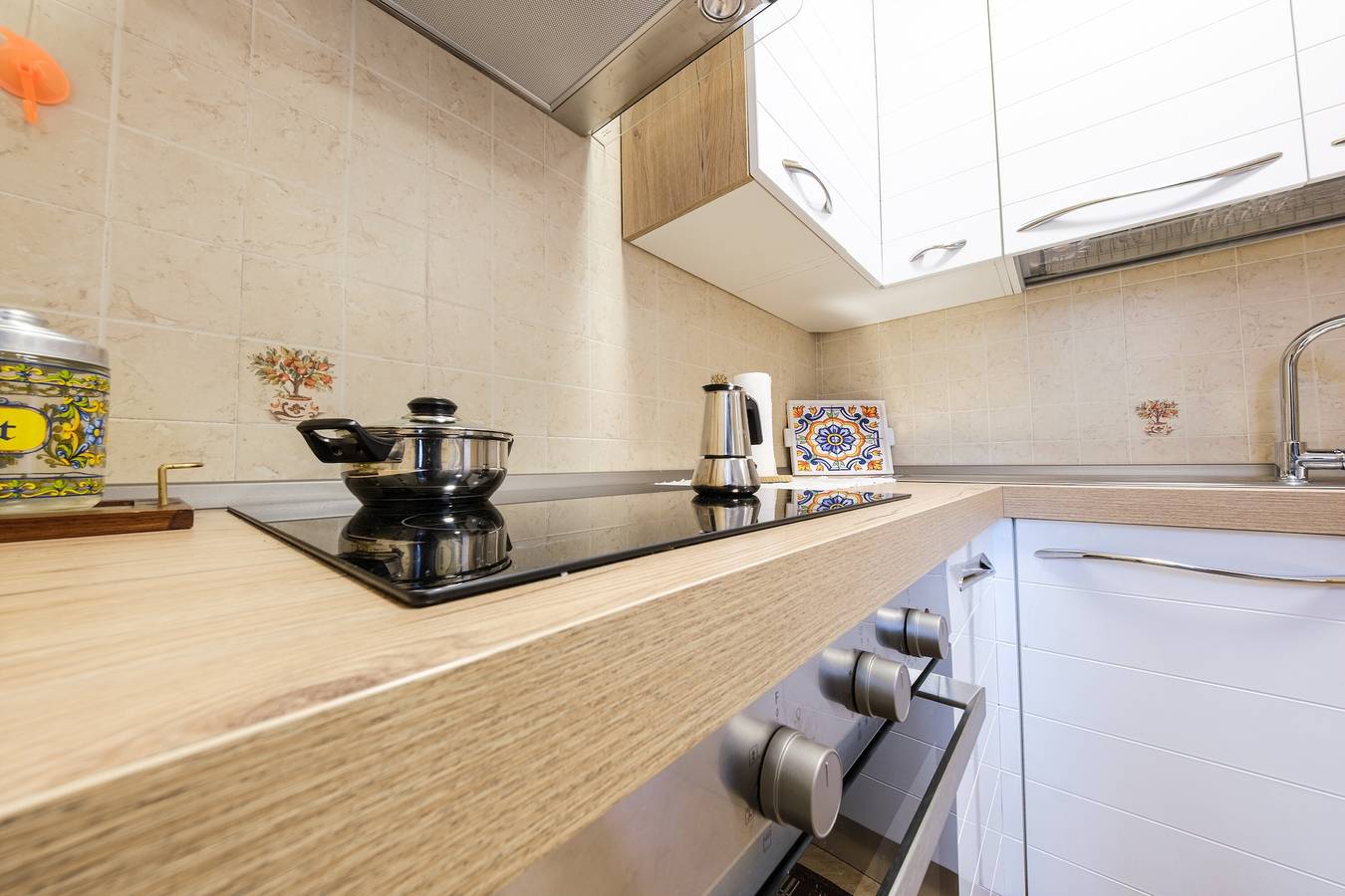 Apartamento entero, Apartamento 'Domenico' con Balcón, Wi-Fi y Aire Acondicionado in Mesina, Provincia de Messina