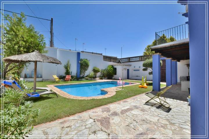 Location de vacances pour 10 personnes, avec Piscine à Villanueva del Río y Minas