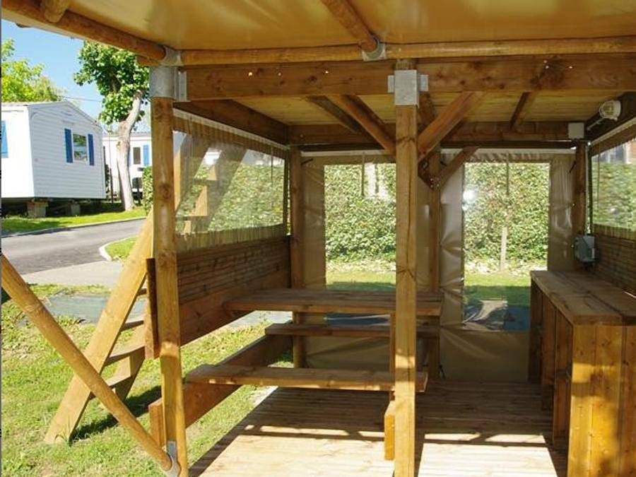 Camping Oyam - Tente en toile et en bois 2 personnes - Lodge Laina Confort 2 personnes in Bidart, Région de Bayonne