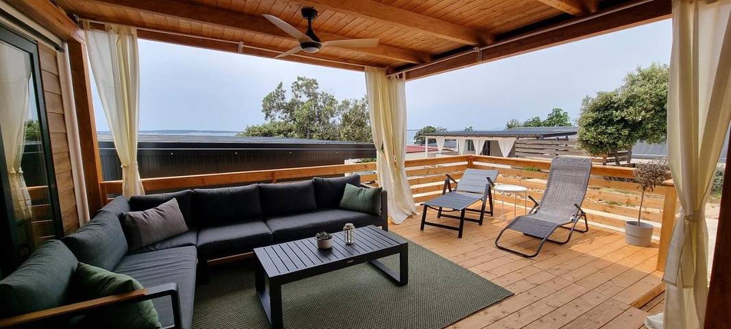 Camping für 8 Personen, mit Terrasse und Ausblick auf Pag - 4