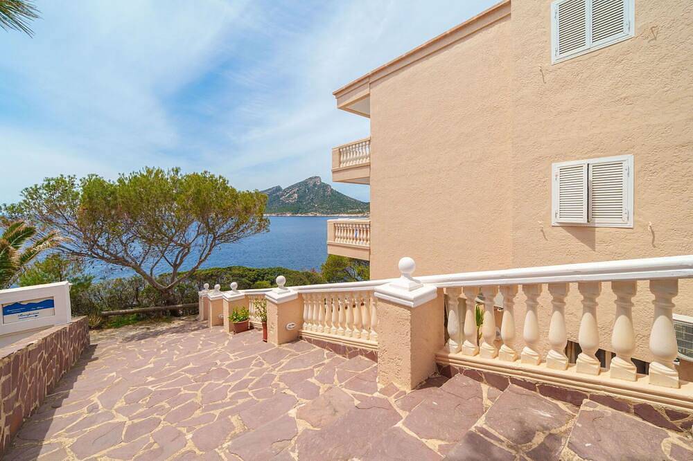 Entire apartment, Beautiful apartment for 4 guests with Wifi, pool, A/C, Tv, balcony and parking in Andratx, West Majorca