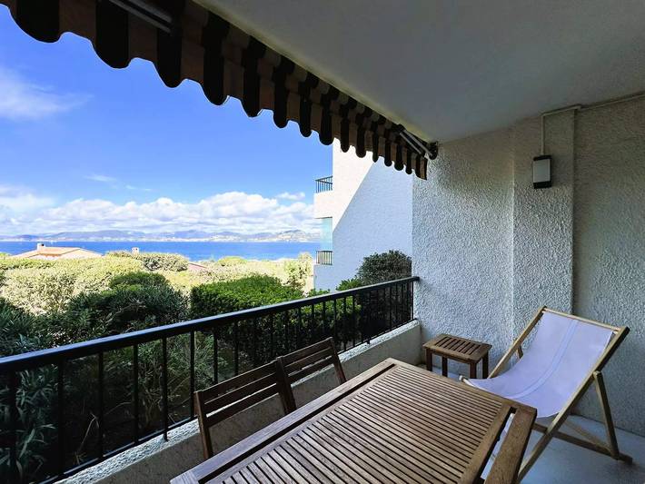 Gîte pour 4 personnes, avec piscine dans Plage de l'Almanarre - 3