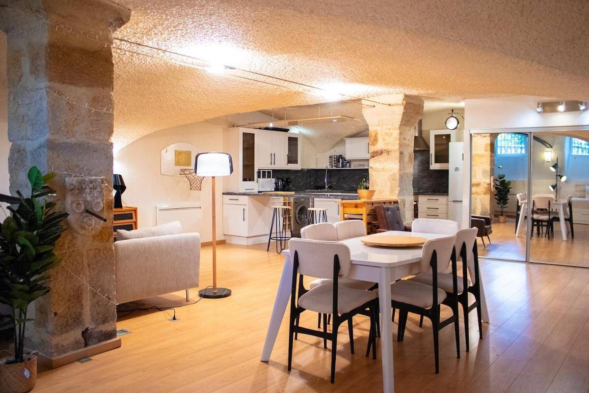 Appartement entier, Two-Bedroom Apartment in Royat, Parc naturel régional des Volcans d'Auvergne