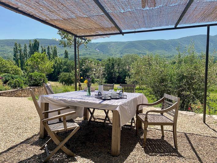 Gîte pour 8 personnes, avec Piscine dans les Alpes-de-Haute-Provence