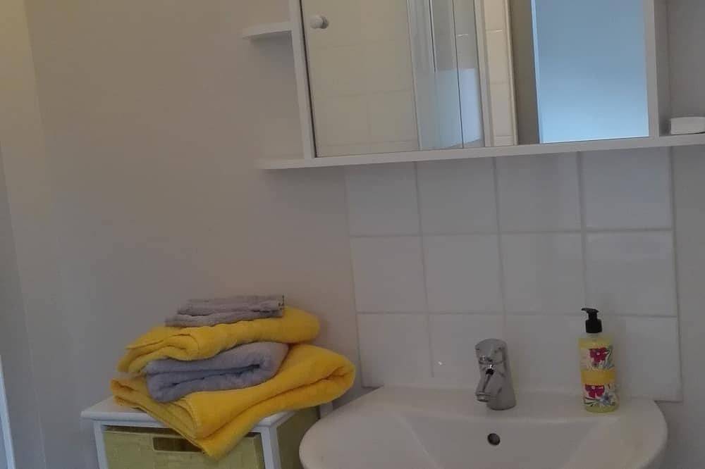 Appartement entier, Le nid du goéland, petit studio confortable à deux pas de la plage ! in Étretat, Région du Havre