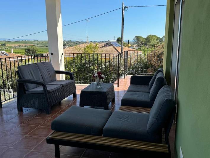Casa rural para 8 personas, con Balcón y Terraza además de Jardín y Piscina en Turís - 2