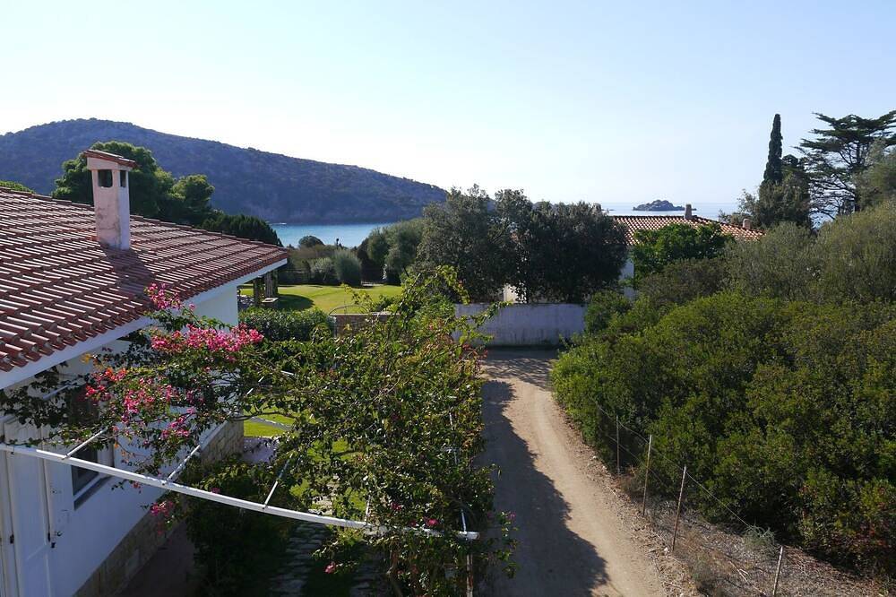 Sleeps 10 100 mt from Perdalonga beach. Wifi in Cala Cipolla, Teulada