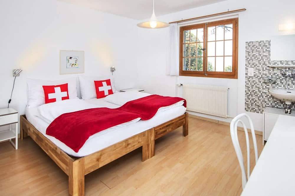 Swisshut Stunning Views Alps & Lake - Chalet Emmit in Sigriswil, Meer van Thun
