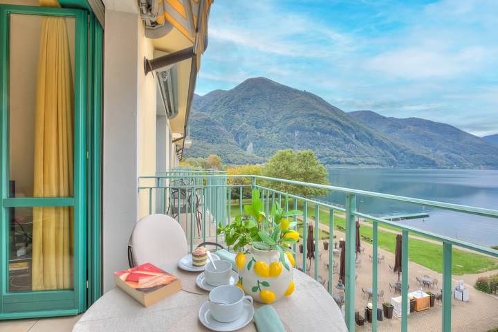 Ferienwohnung für 6 Personen, mit Terrasse und Seeblick in Gemeinde Porlezza