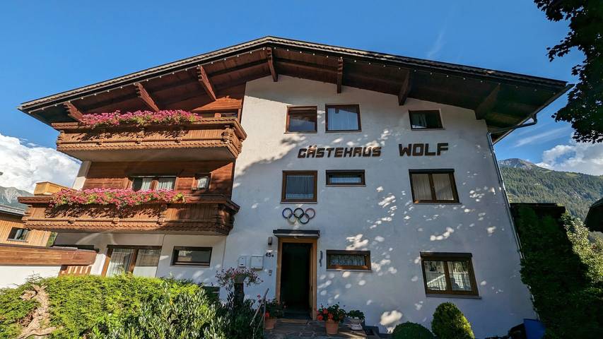 Ferienwohnung für 6 Personen, mit Terrasse in Elbigenalp