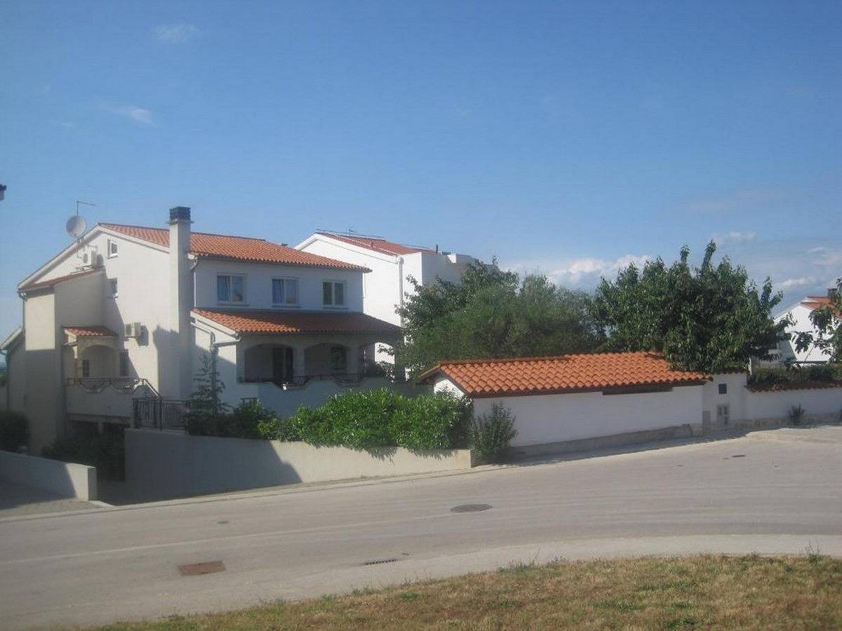 Ganze Wohnung, 2-Zimmer-Ferienwohnung mit Terrasse und Meerblick Stinjan, Pula A-23546-b in Stinjan, Pula