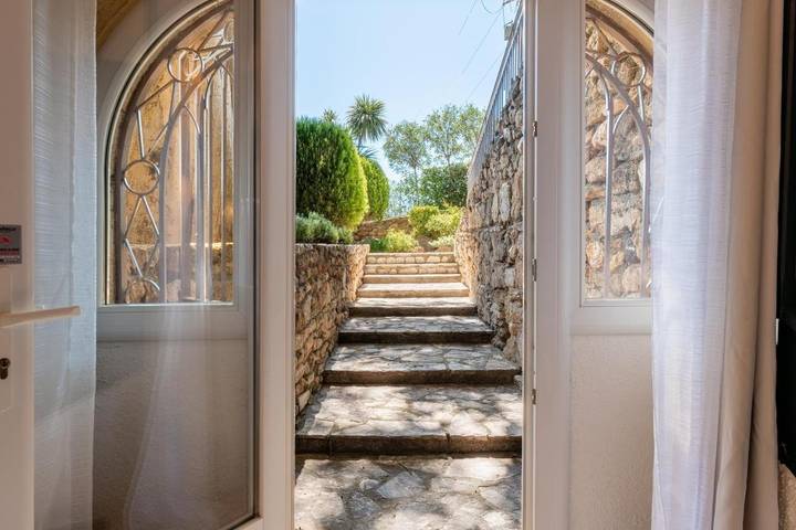 Gîte pour 10 personnes, avec vue ainsi que jardin et piscine à Caux - 2