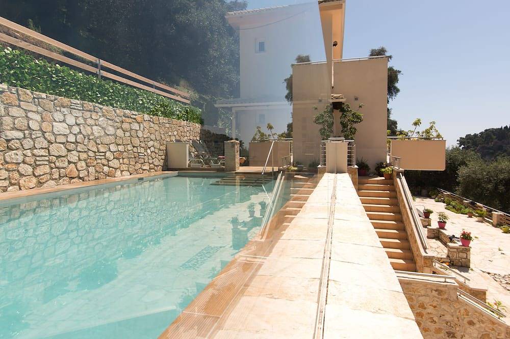 Villa Parga 3 piani con piscina privata nel centro, vista mozzafiato in Parga Città, Preveza unità periferica