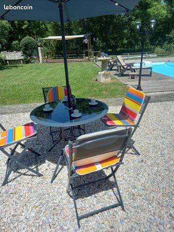 Gîte pour 6 personnes, avec vue ainsi que piscine et jardin dans Baignes - 4